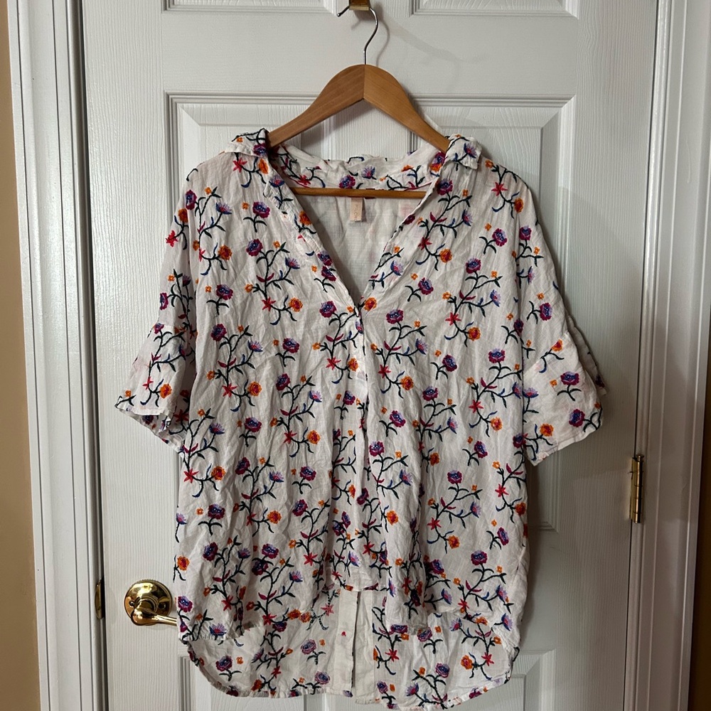 Pilcro White Floral Embroidered Button-Front Top